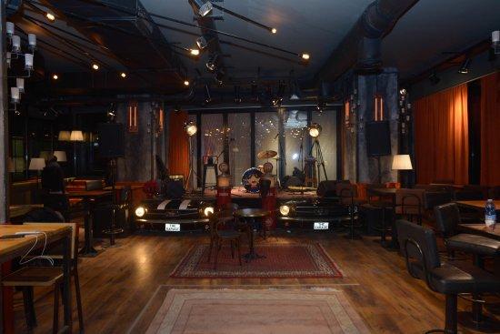 Garage Pub